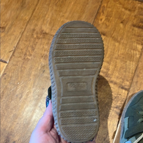 OshKosh B'gosh Kids Shoes - Green - Picture 2 of 5